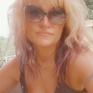 Meet your Posher, Lora